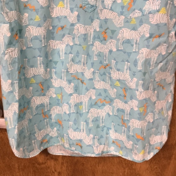 Chubbies Weekend Blue Zebra Print Pullover - Picture 3 of 11